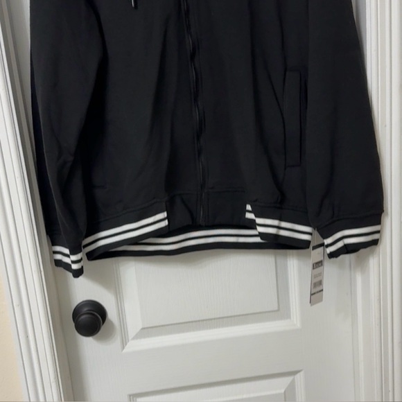 iXtreme Black Hoodie Full Zip Pockets White Stripe Trim Size XL - Picture 2 of 5